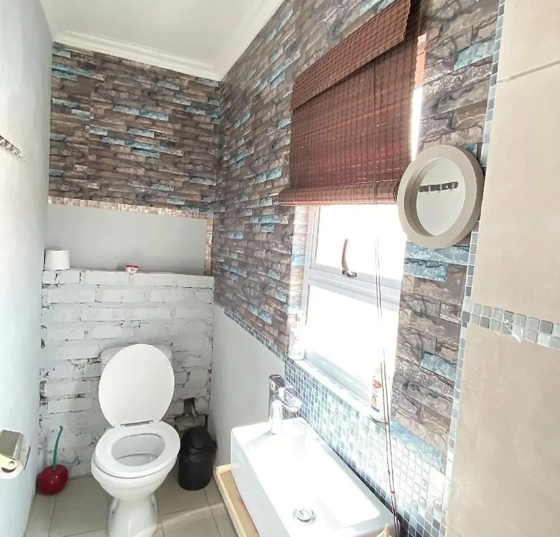Kwaaamiii Hotel Cape Town Guest house